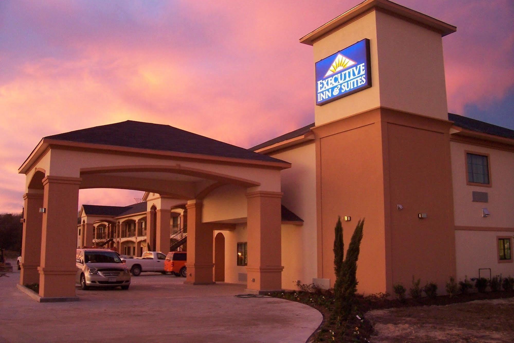 Executive Inn & Suites - Jewett Экстерьер фото