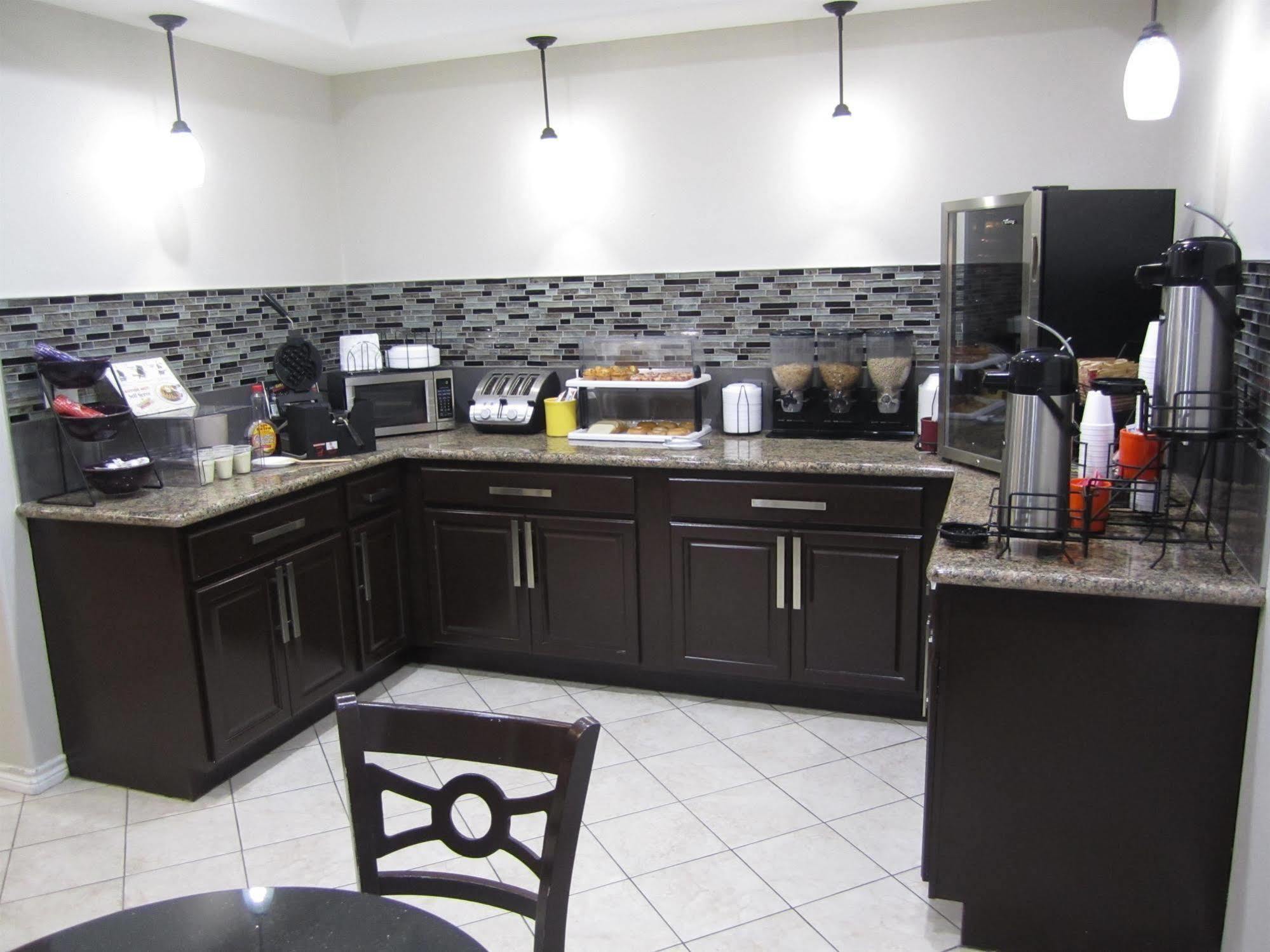 Executive Inn & Suites - Jewett Экстерьер фото