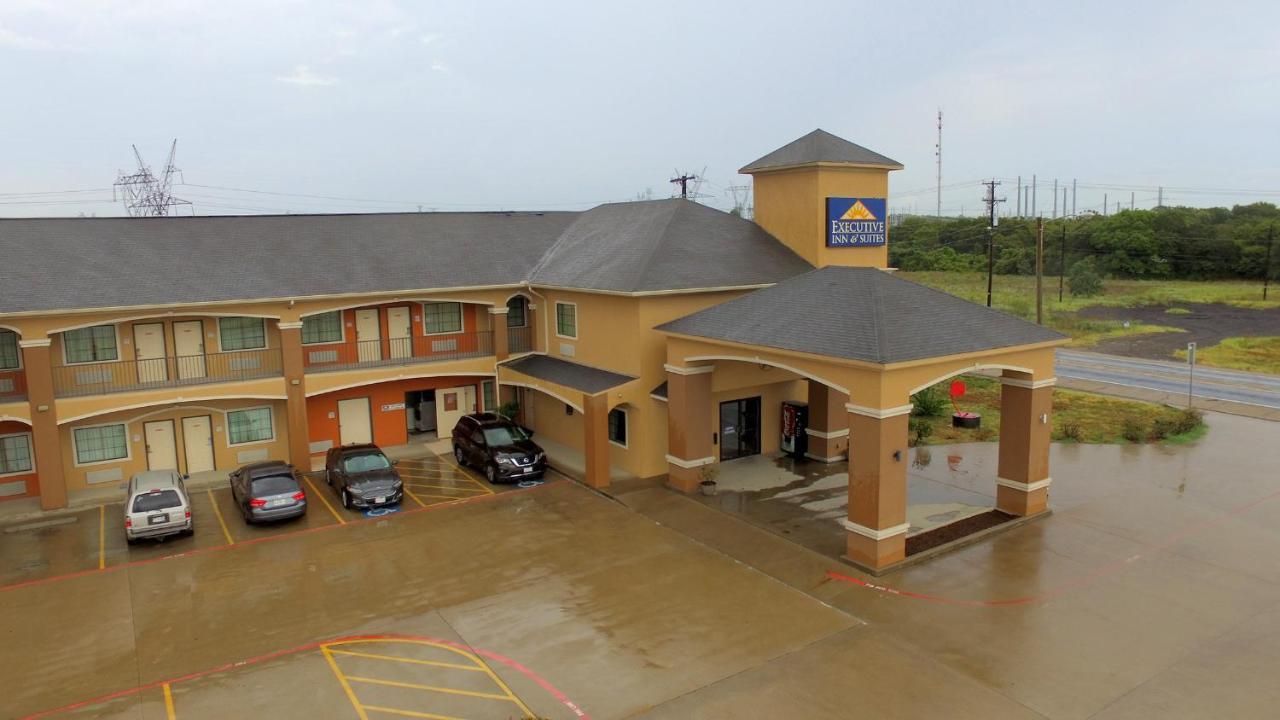 Executive Inn & Suites - Jewett Экстерьер фото
