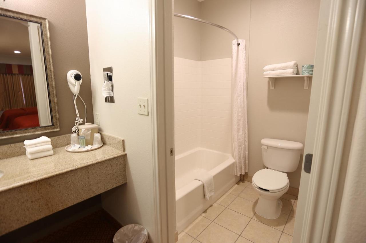 Executive Inn & Suites - Jewett Экстерьер фото